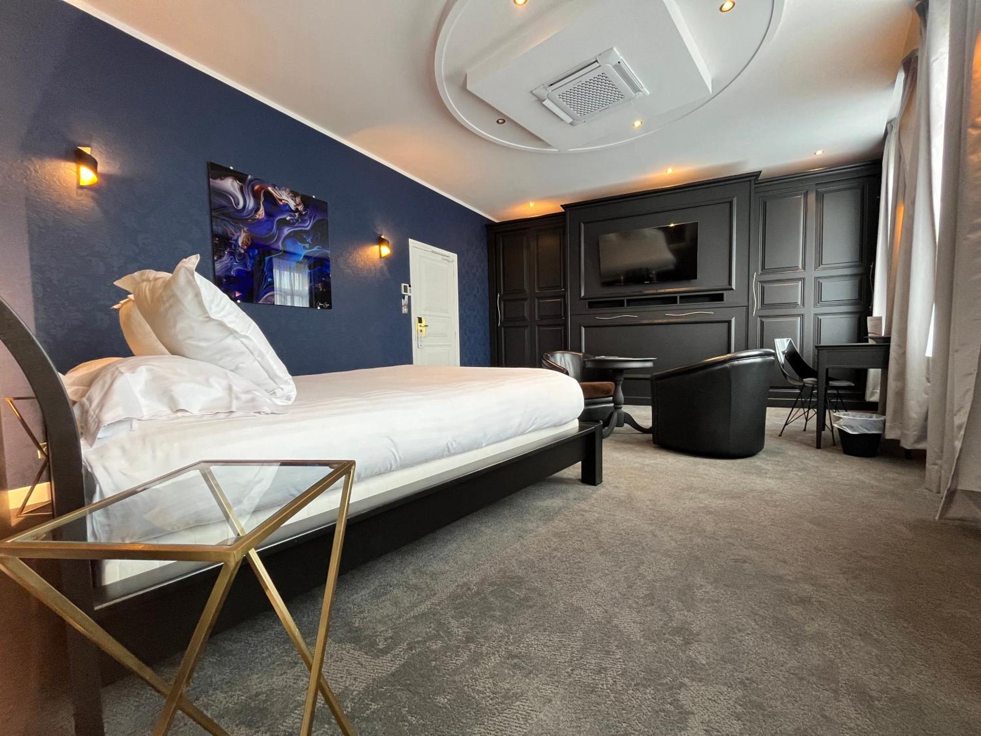 Borel Hotel